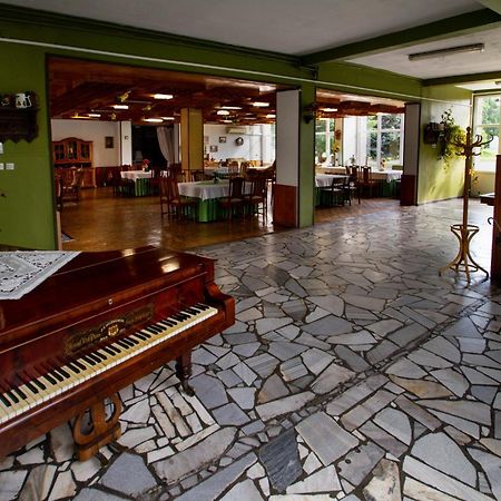 Zajazd Grodek Bujak Robert Naclegi I Restauracja Grodkow  Dış mekan fotoğraf
